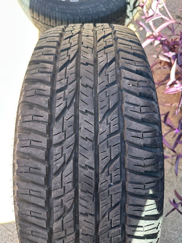 5 Ruedas: Llantas + neumáticos 265/70-16