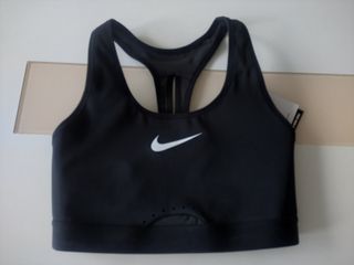Top deportivo Nike Dri-FIT negro