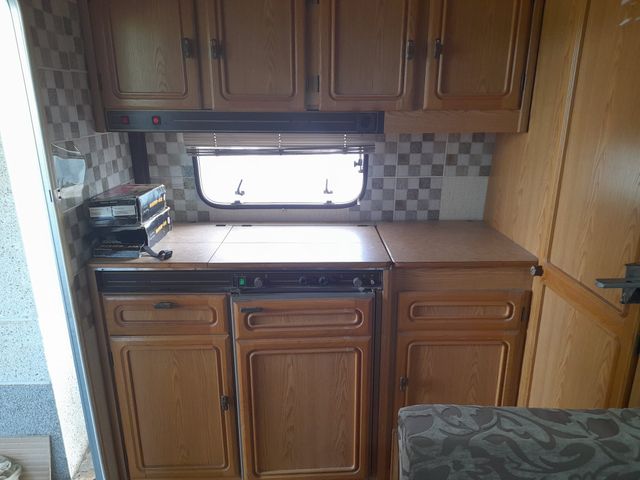 ➡️ CARAVANA BURSTNER 450 CON MOVIMIENTO CON MANDO