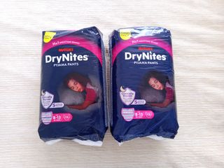 2 paquetes de Pañales Huggies DryNites 8-13 años