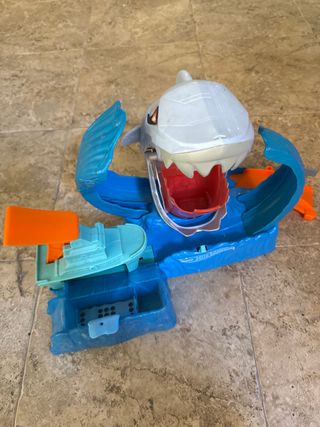 Pista Hot Wheels Tiburón