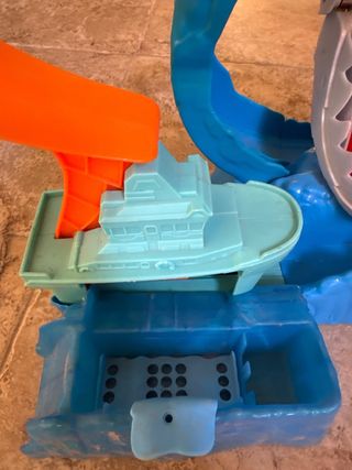 Pista Hot Wheels Tiburón