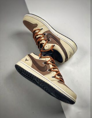 Zapatillas Nike - Beige y Marrón