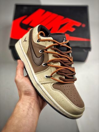 Zapatillas Nike - Beige y Marrón