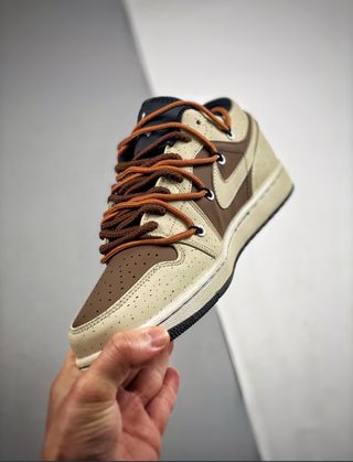 Zapatillas Nike - Beige y Marrón