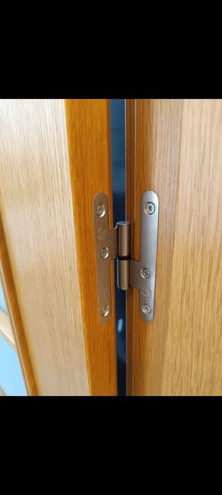 Puerta madera maciza con cristal 