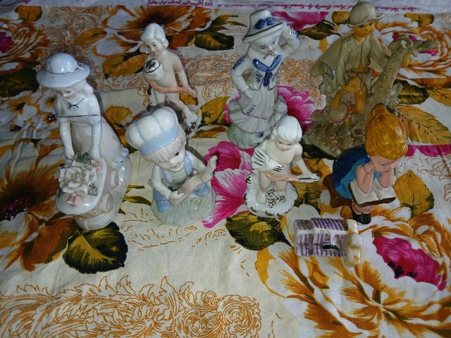 8 Figuras Decorativas de Porcelana