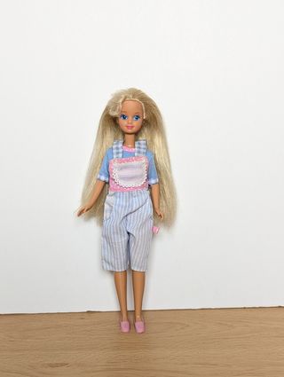 Muñeca Barbie Skipper cool crimp 