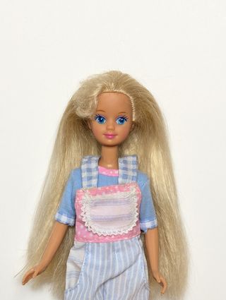 Muñeca Barbie Skipper cool crimp 