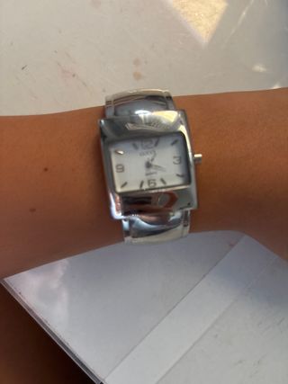 Reloj Gucci - Plata y Blanco