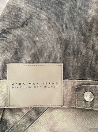 Cazadora vaquera estampado tie dye