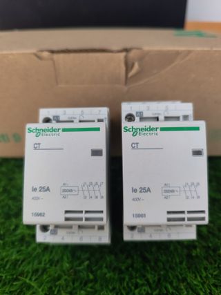 1x Contactor Schneider 25A - 2uds 35,5€