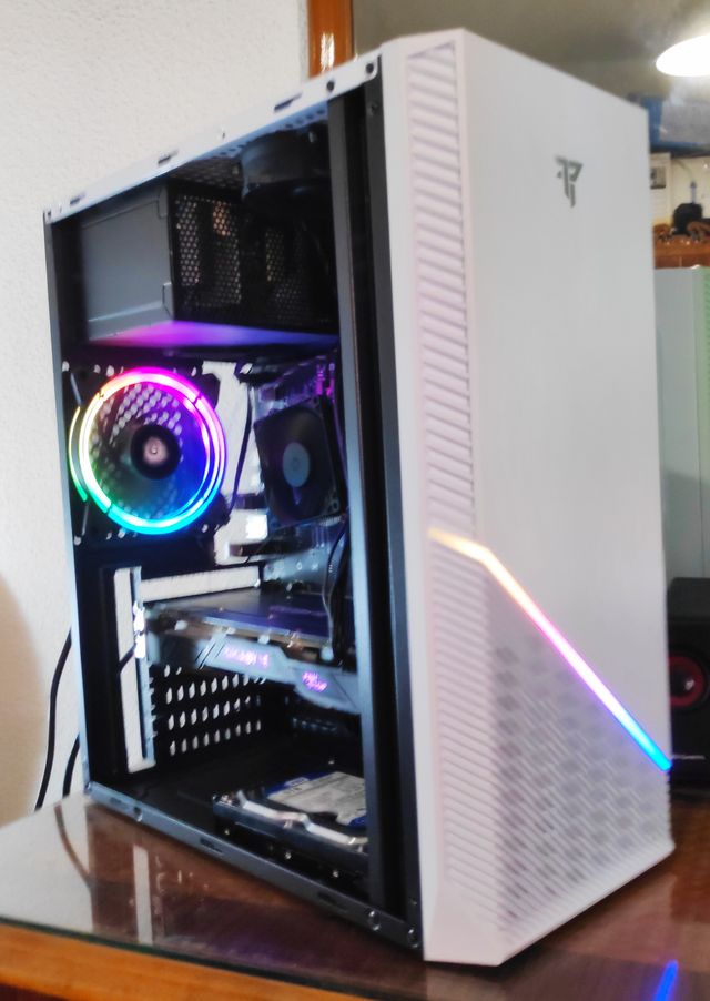 PC GAMING I7 9700F, 16GB, GTX 1070 8GB.