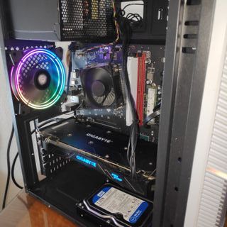 PC GAMING I7 9700F, 16GB, GTX 1070 8GB.
