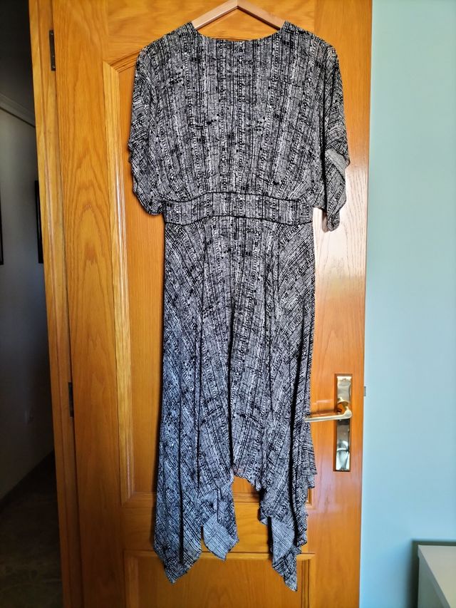 Vestido Tintoretto talla 40 - blanco y negro