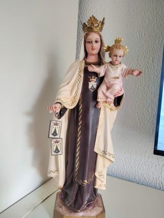 Virgen del Carmen Olot - Estatua