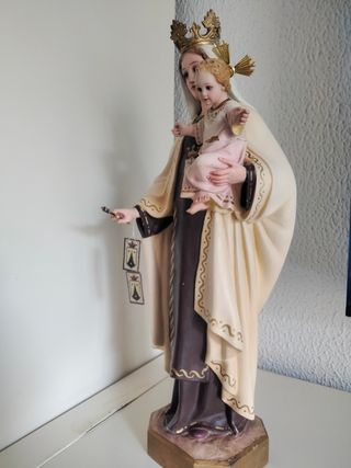 Virgen del Carmen Olot - Estatua