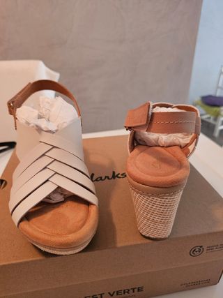 Sandalias Clarks blancas