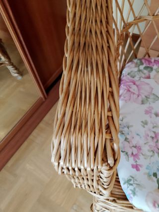 Sillón mimbre beige. Excelente estado