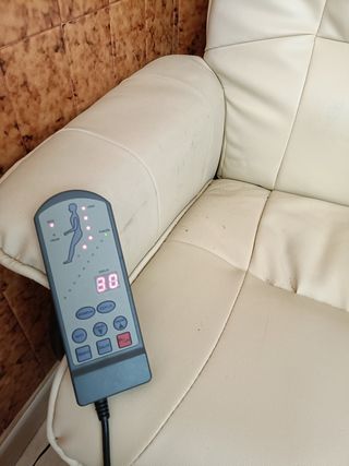 Sillón masaje beige piel sintética