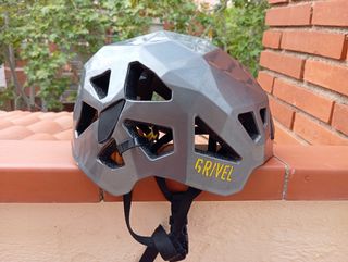 Casco Grivel Stealth barranquismo