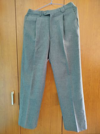 Traje gris 3 piezas.