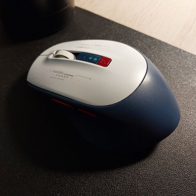 Ratón inalámbrico azul y blanco