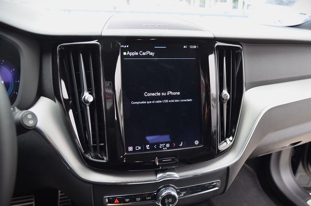 Volvo XC60 D4 R-Design+Camara Trasera+Navegacion