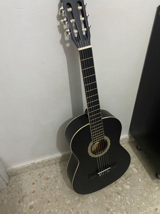 Guitarra española totalmente nueva