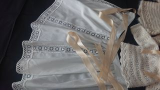Conjunto bebé vintage: faldón , chaquetas y babero