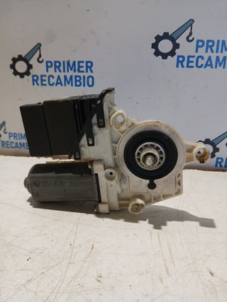 Motor elevalunas trasero izquierdo Seat leon 1m