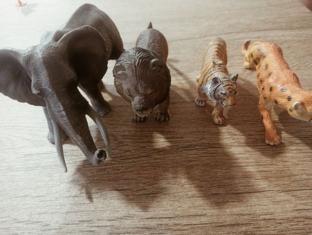 4 figuras animales