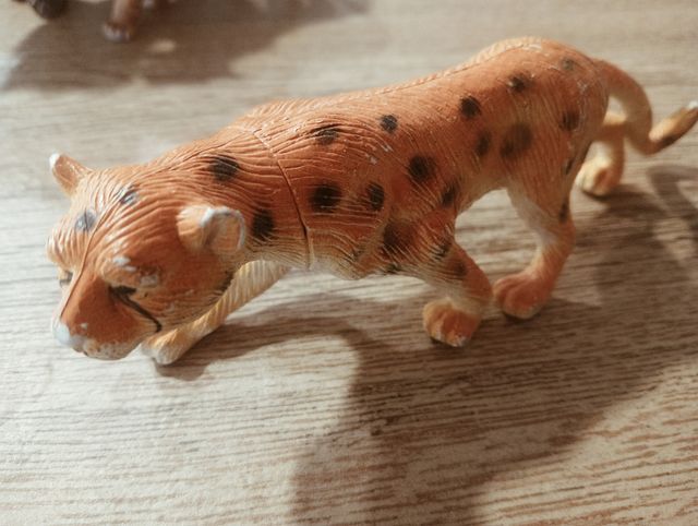 4 figuras animales