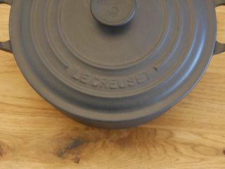 Cocotte de hierro fundido Le Creuset negra 20 cm 