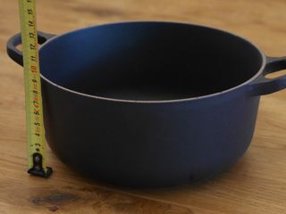 Cocotte de hierro fundido Le Creuset negra 20 cm 