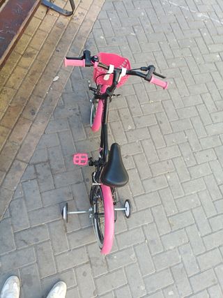 Bicicleta niña 16" Btwin
(Regalo casco y guantes)
