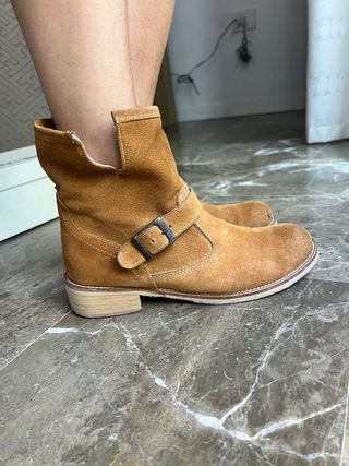 Stivaletti camoscio marroni