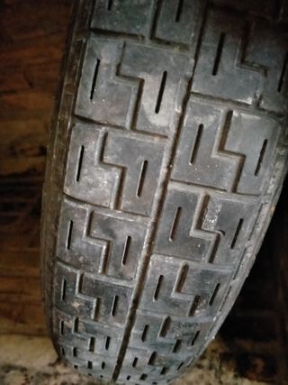 Rueda de repuesto galleta Pirelli 

