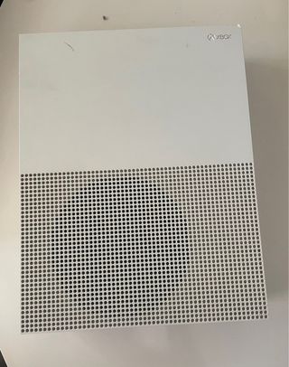 Xbox One S bianca +
Controller + Vari Giochi Inclu
