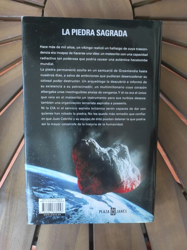 La piedra sagrada / Sacred Stone (Spanish Edition)
