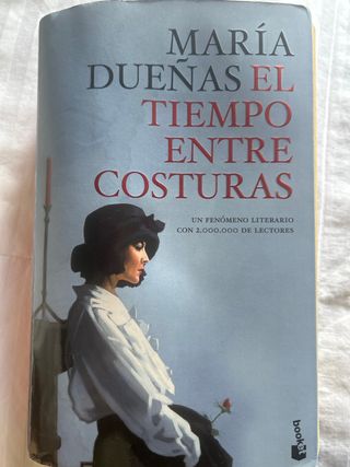 El tiempo entre costuras