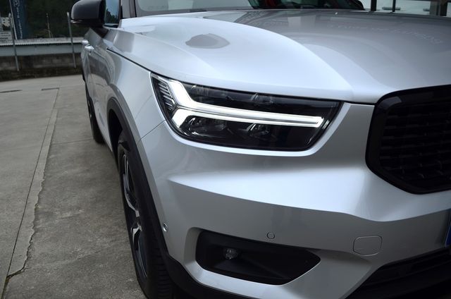 Volvo XC40 2.0 D4 4×4 190cv R-Design Geartronic 