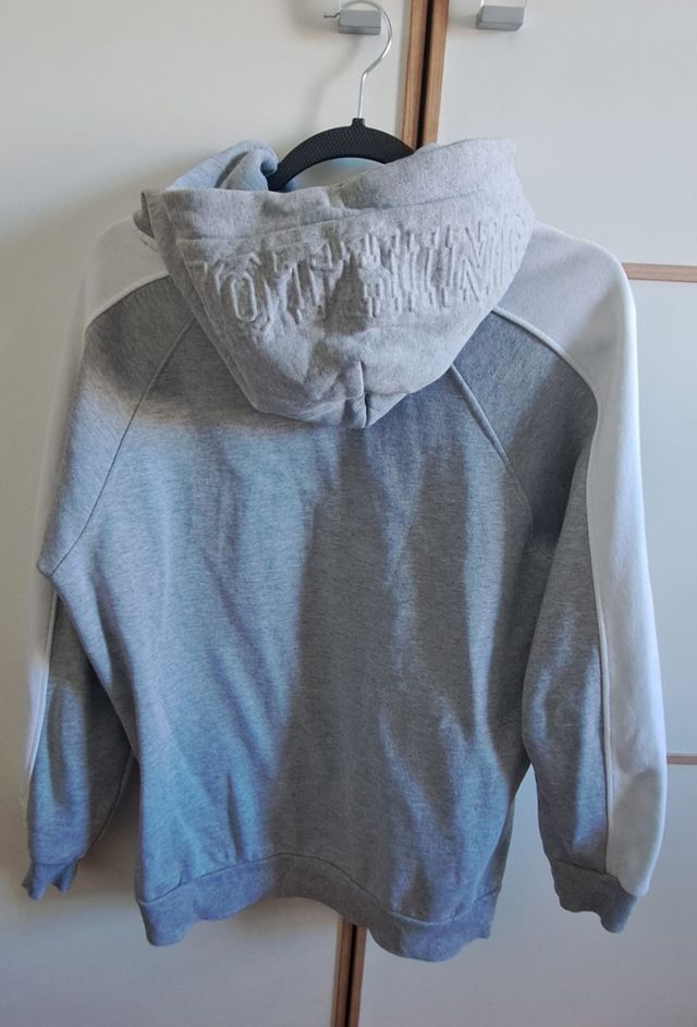  Cuatro sudaderas junior 
