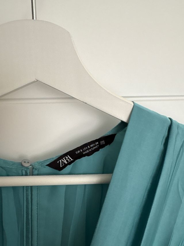 Mono Zara turquesa plisado. Muy buen estado