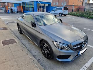 Mercedes-Benz Clase C Coupé 220D AMG LINE