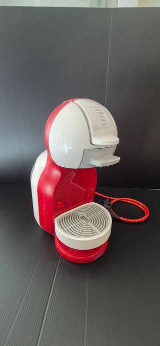 Cafetera Dolce Gusto roja