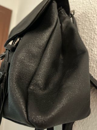 Mini mochila negra con purpurina