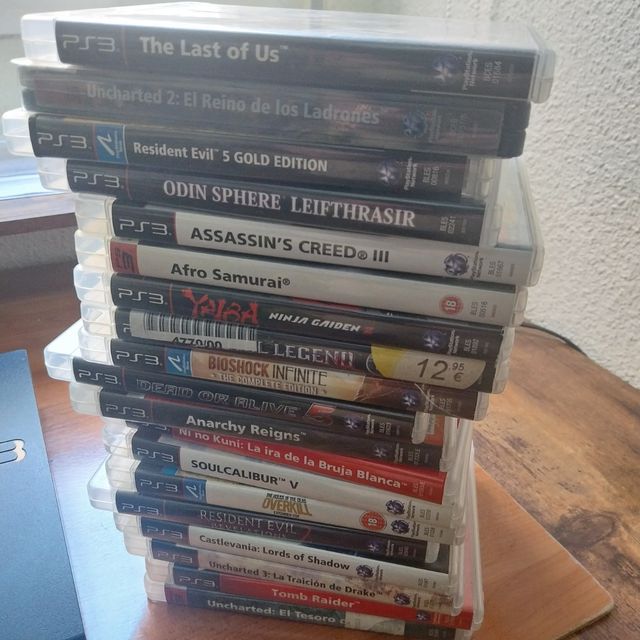 PS3 (PlayStation 3) + 3 mandos+ 19 juegos ps3