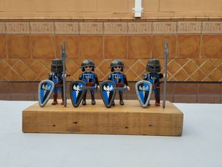 4 figuras Playmobil caballeros