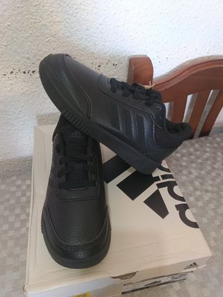 Zapatillas Adidas negras 